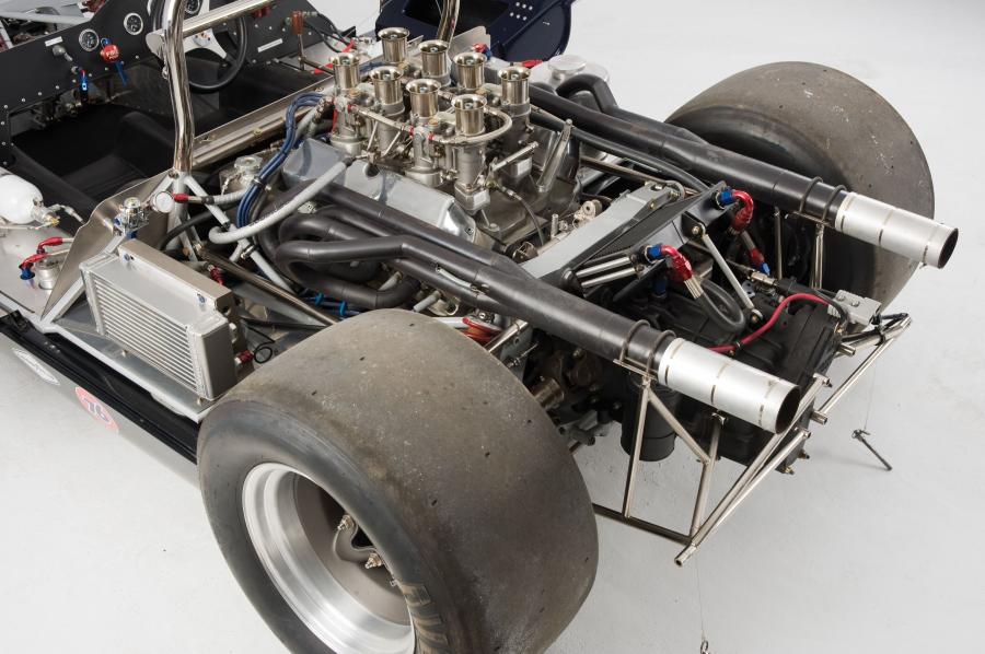 Моторный отсек McLaren M1B 1965 года  (фото 4 из 34)